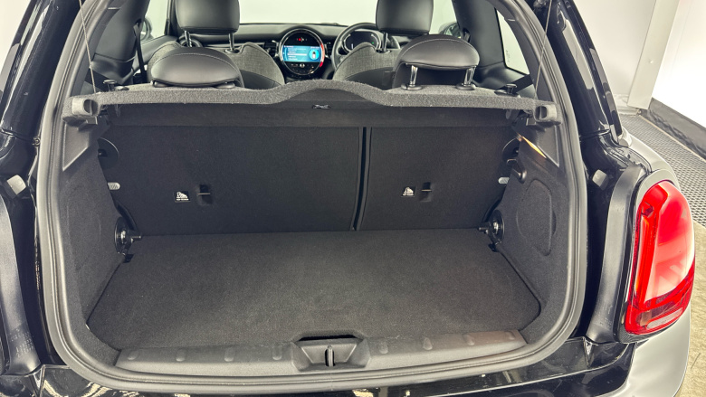 MINI Hatchback 135kW Cooper S Level 2 33kWh 3dr Auto Electric Hatchback